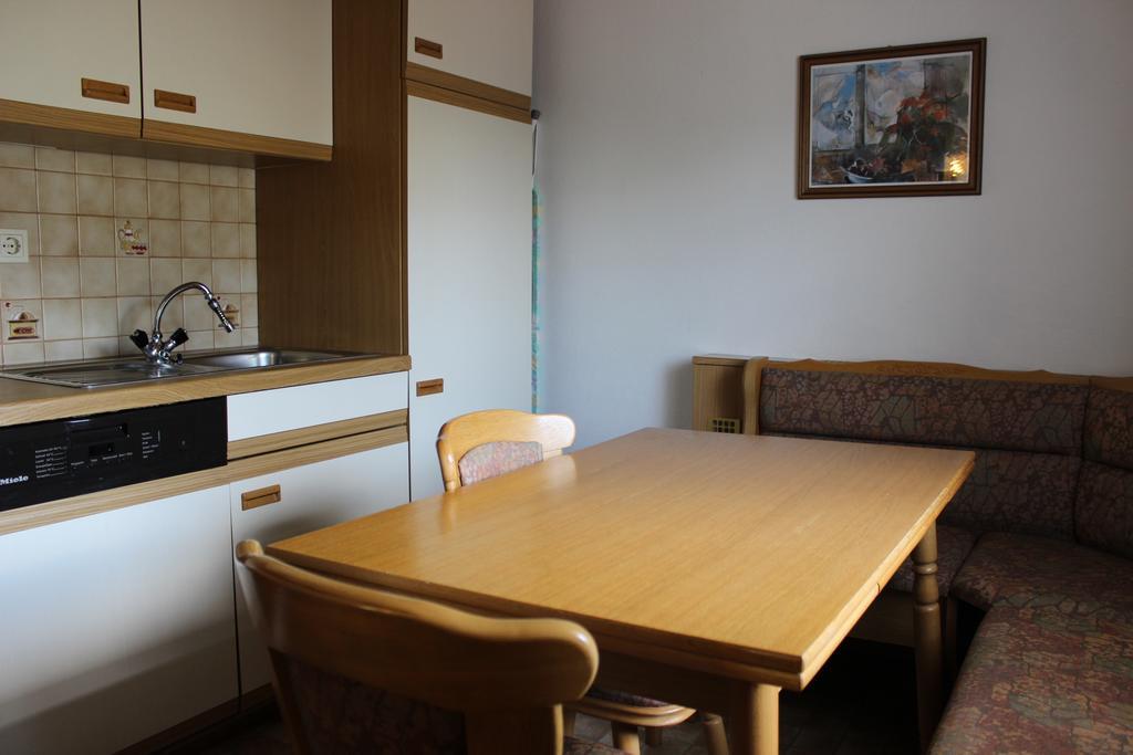 Dreimaderlhaus Apartment Velden am Worthersee Bagian luar foto